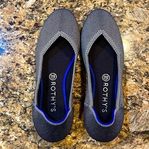 Blue/ White retired Rothy’s flat